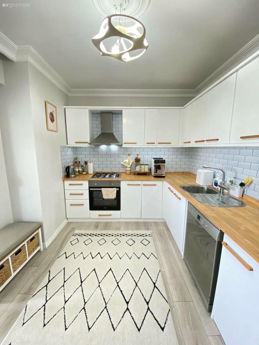Balkon giderinde çamur birikimi