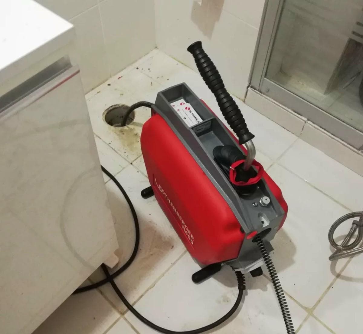 Acil yer gideri müdahalesi